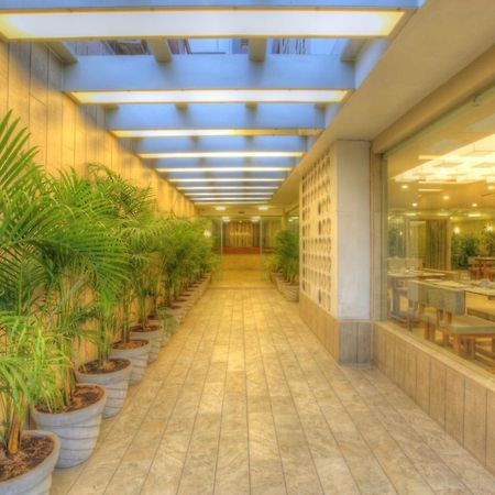 Scenaria Hotel Ahmedabad Buitenkant foto