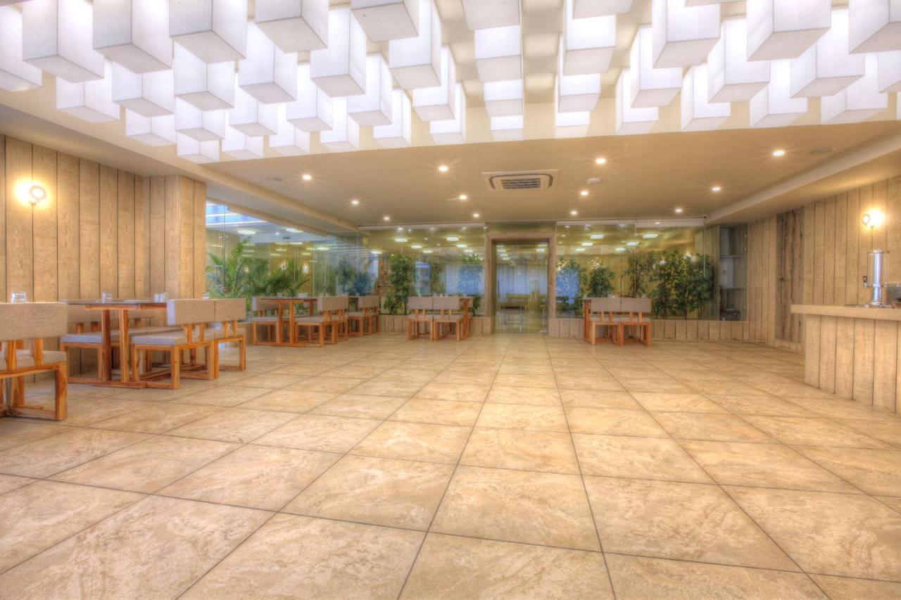 Scenaria Hotel Ahmedabad Buitenkant foto