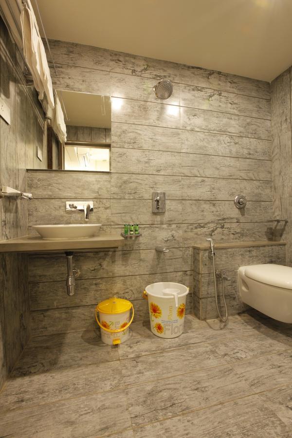 Scenaria Hotel Ahmedabad Buitenkant foto